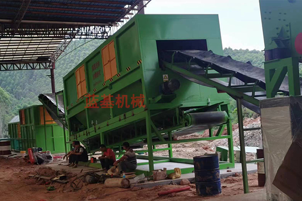 建筑垃圾處理設(shè)備，四川樂山客戶建筑垃圾破碎篩分生產(chǎn)線